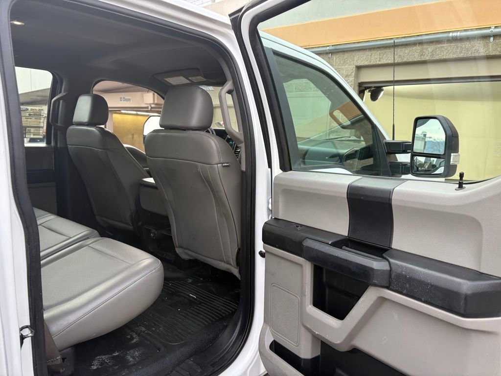 Certified 2017 Ford F550 4x4 Crew Cab Super Duty image 33