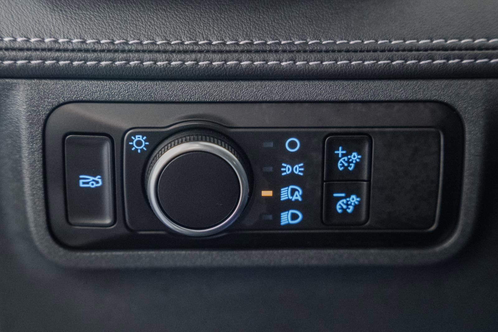 Certified 2025 Ford Mustang Premium w/ Wheel & Stripe Package image 41