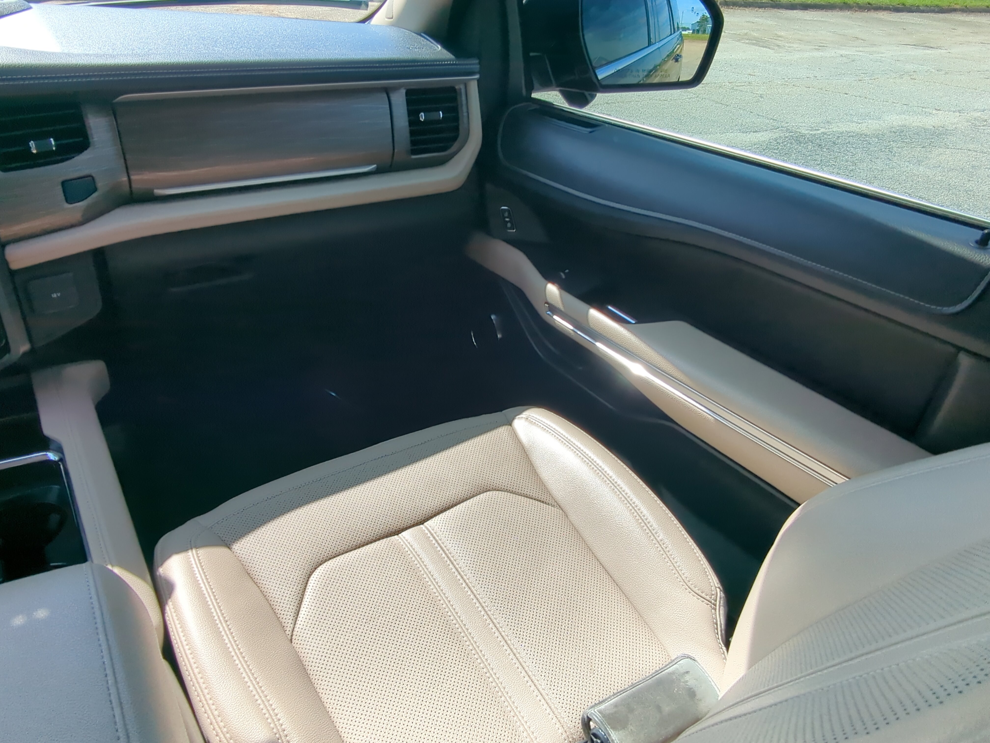 Certified 2023 Ford Expedition Limited RWD image 15