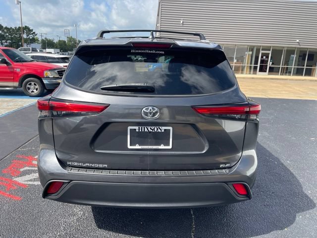 Used 2023 Toyota Highlander XLE FWD image 6