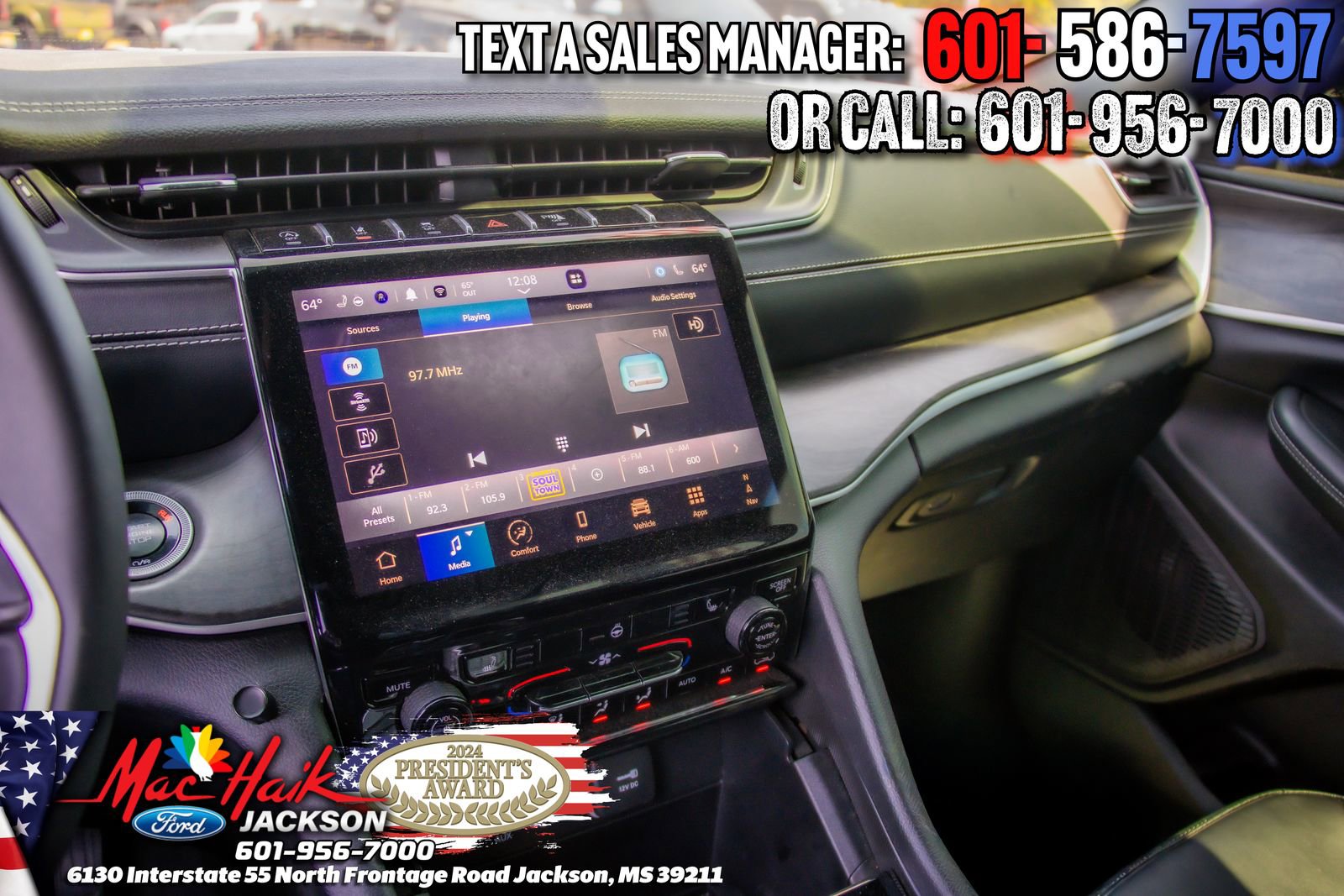 Used 2024 Jeep Grand Cherokee Limited w/ Trailer Tow Package AWD/4WD image 11