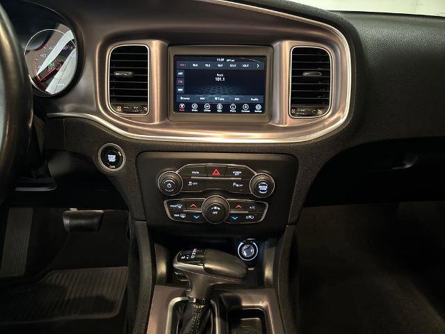 Used 2019 Dodge Charger SXT RWD image 24