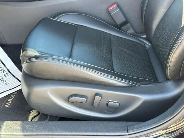 Used 2023 Nissan Maxima SV w/ Floor Mat Group FWD image 17