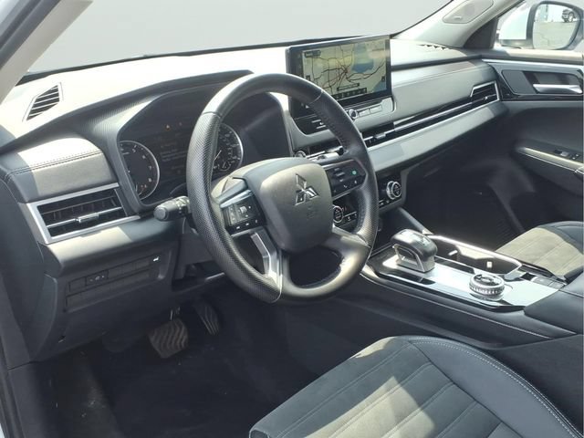 Used 2025 Mitsubishi Outlander SE AWD/4WD image 7
