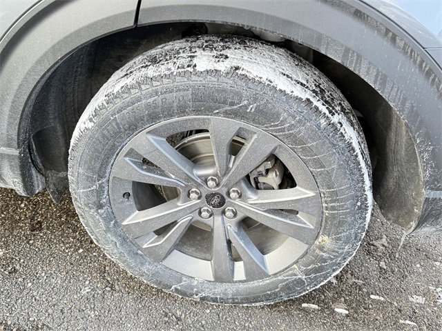 Certified 2021 Ford Explorer XLT w/ Equipment Group 202A image 5