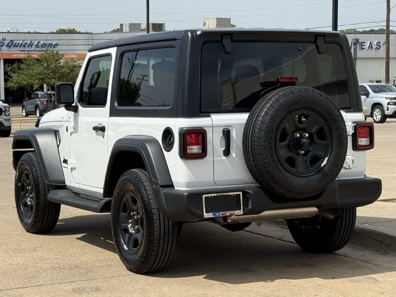 Used 2026 Jeep Wrangler Sport AWD/4WD image 5