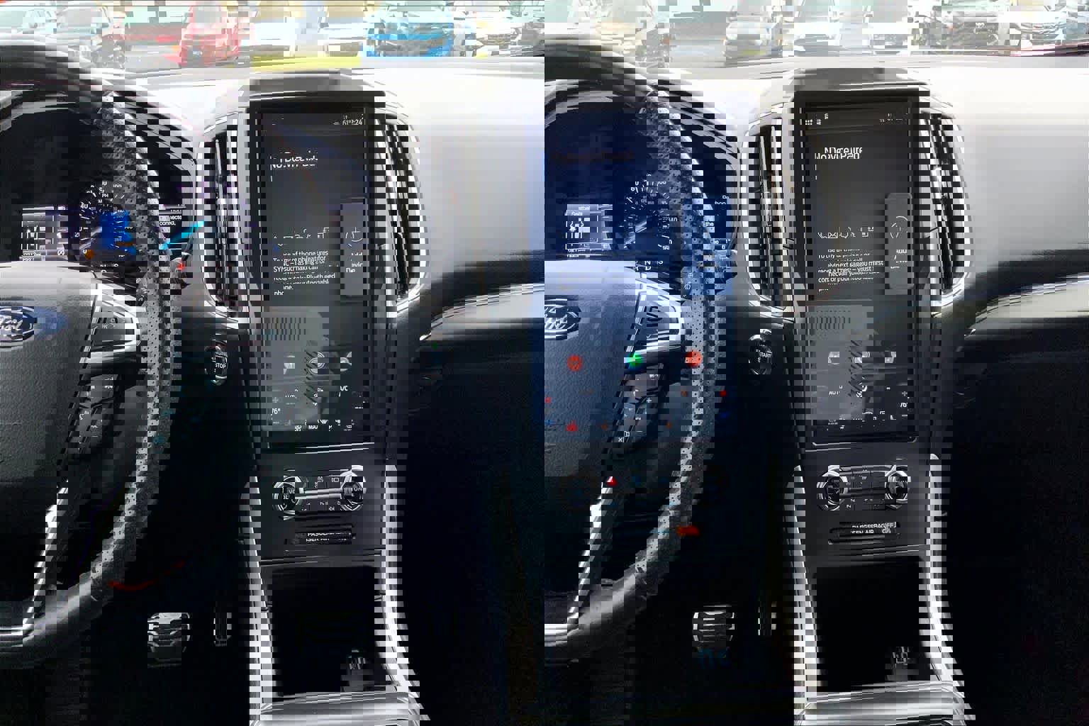 Certified 2024 Ford Edge ST-Line image 6