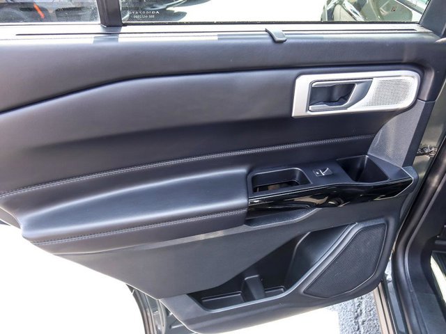 Certified 2022 Ford Explorer Platinum w/ Equipment Group 601A image 31