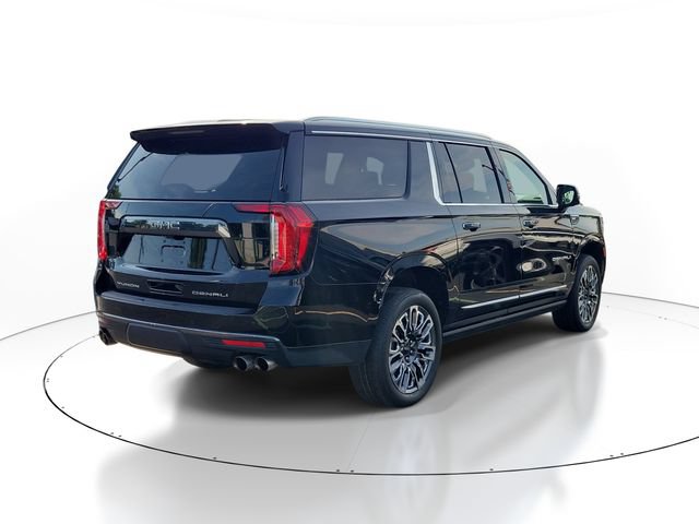 Used 2023 GMC Yukon XL Denali Ultimate AWD/4WD image 3