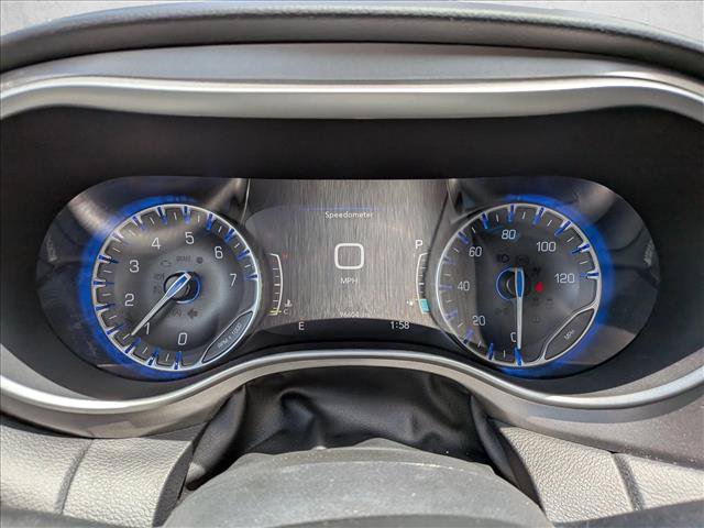 Used 2022 Chrysler Pacifica Touring-L FWD image 10