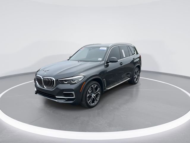 Used 2023 BMW X5 xDrive40i w/ Premium Package image 2