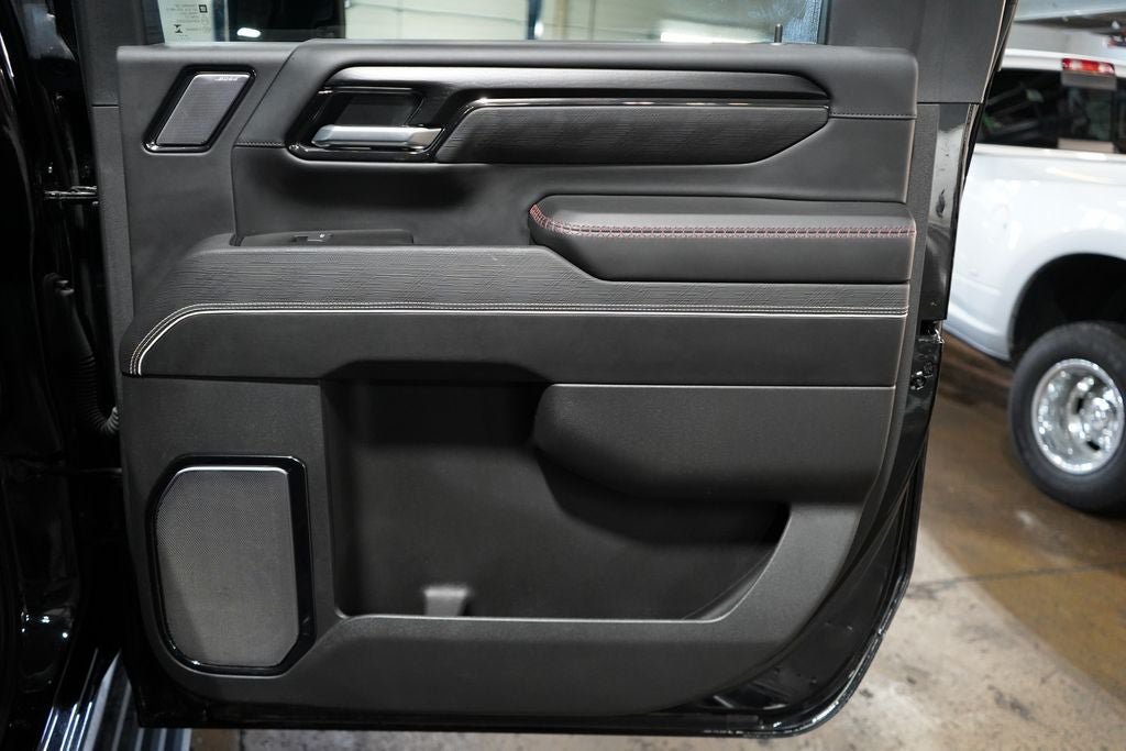 Used 2025 GMC Sierra 2500 AT4X AWD/4WD image 23