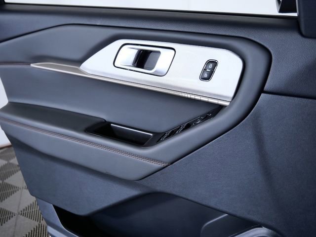 Certified 2025 Ford Explorer Active image 24
