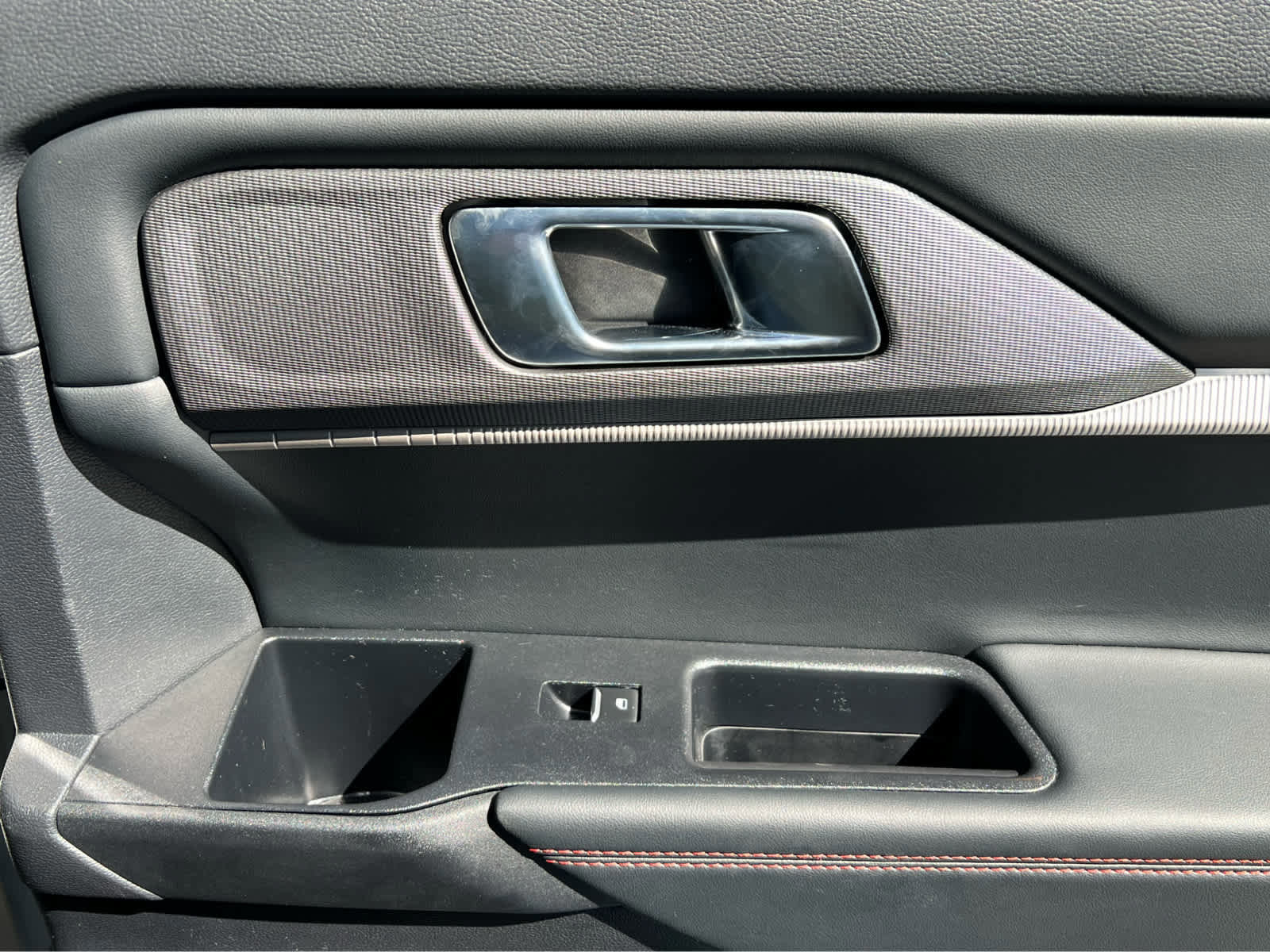 Certified 2025 Ford Explorer ST-Line w/ Premium Package AWD/4WD image 23