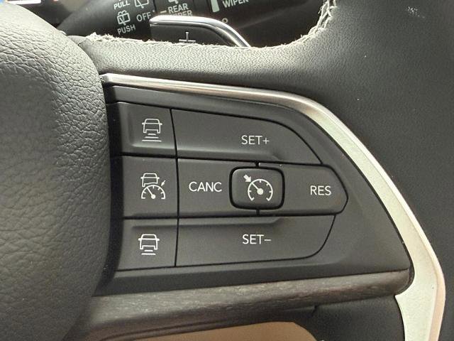 Used 2025 Jeep Grand Cherokee Limited w/ Luxury Tech Group II AWD/4WD image 15