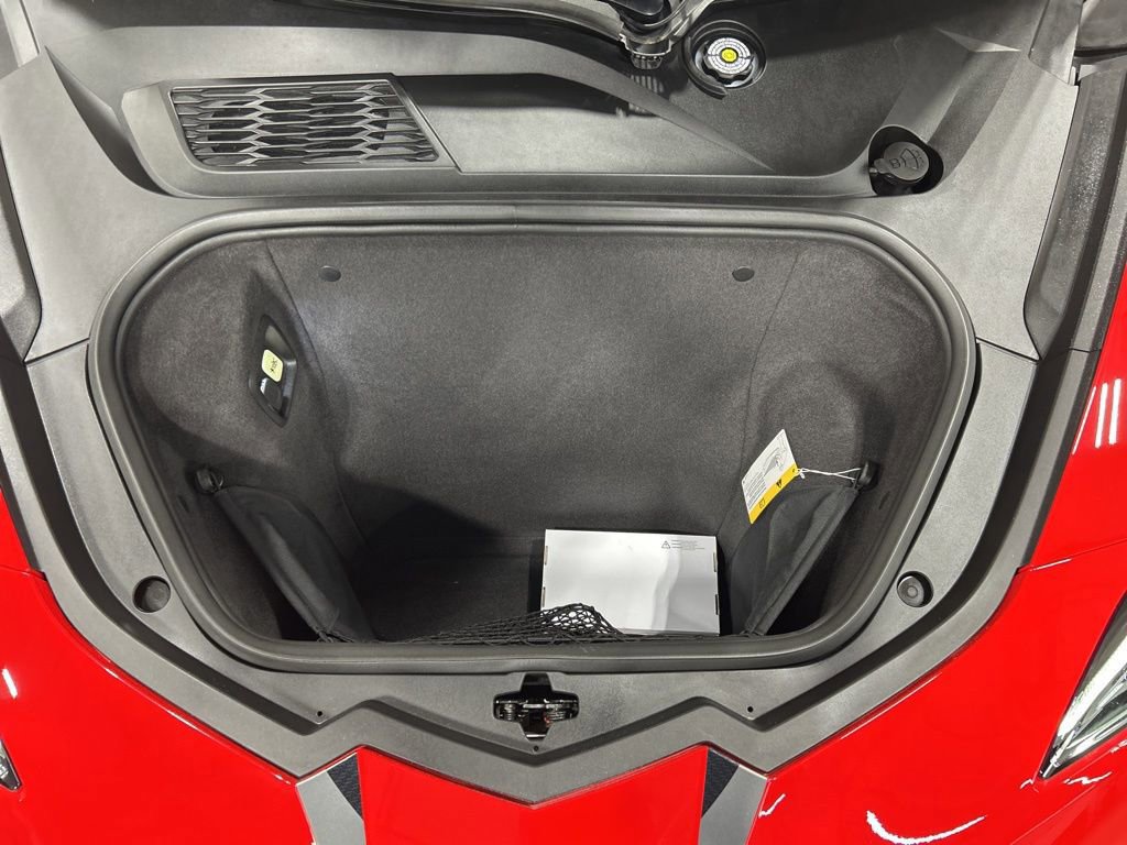 Used 2021 Chevrolet Corvette Stingray w/ Engine Appearance Package image 28