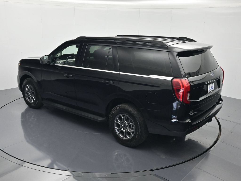 Certified 2025 Ford Expedition Active AWD/4WD image 35