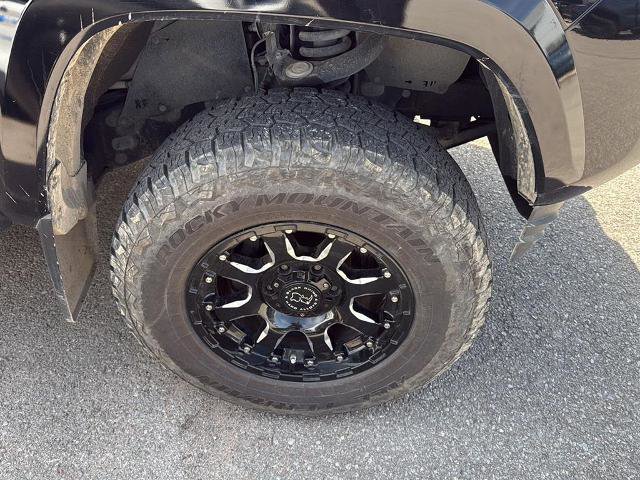 Used 2017 Toyota Tacoma Limited w/ Tow Package AWD/4WD image 4