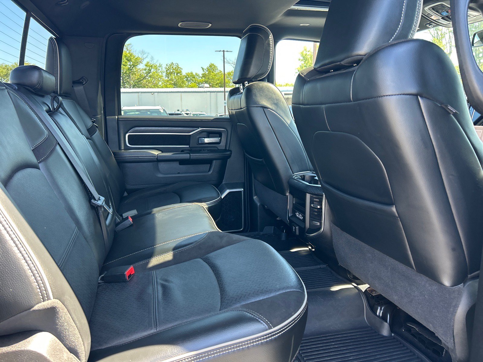 Used 2024 RAM 3500 Laramie w/ Night Edition AWD/4WD image 19
