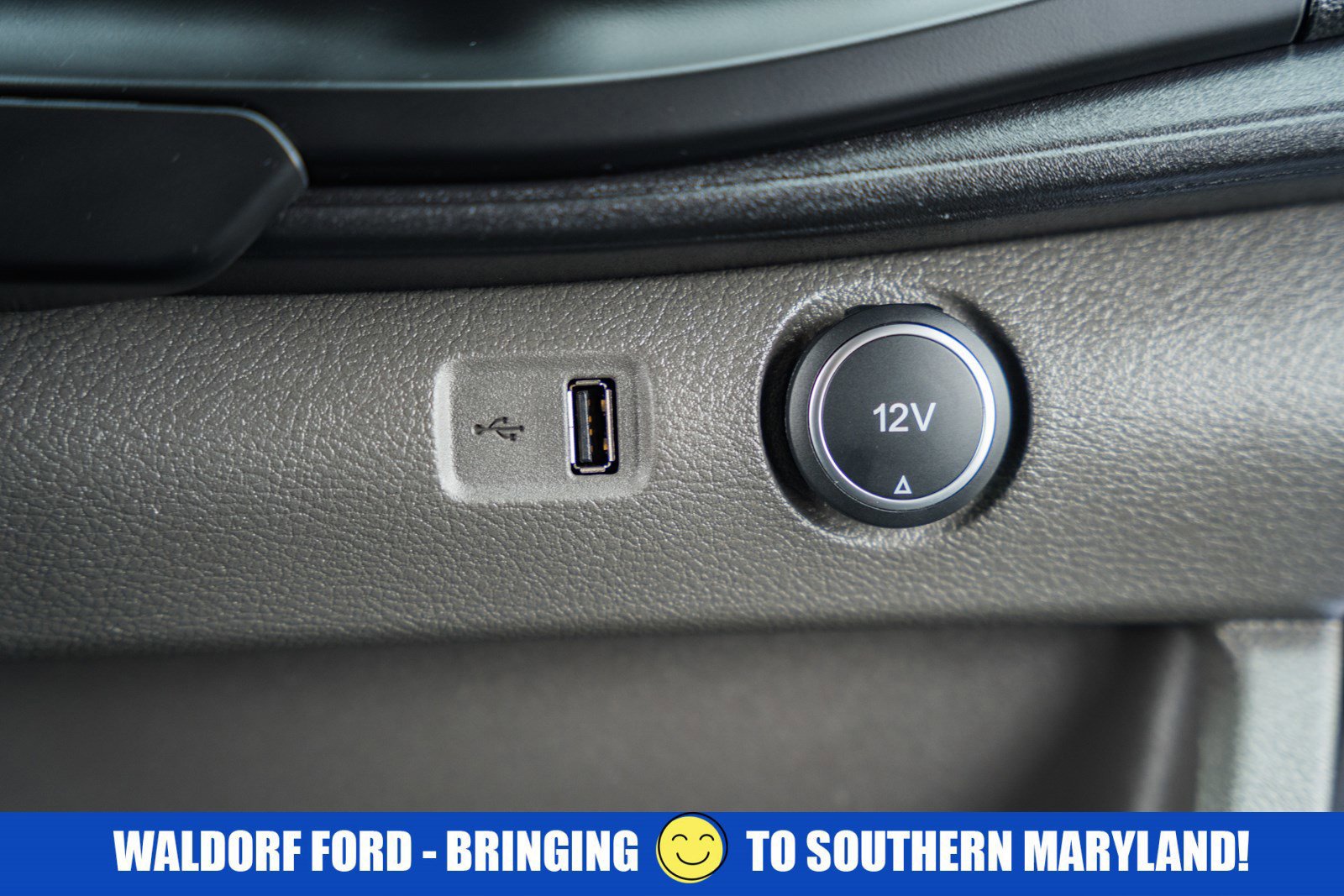 Certified 2023 Ford Transit 250 Low Roof w/ Exterior Upgrade Package image 27