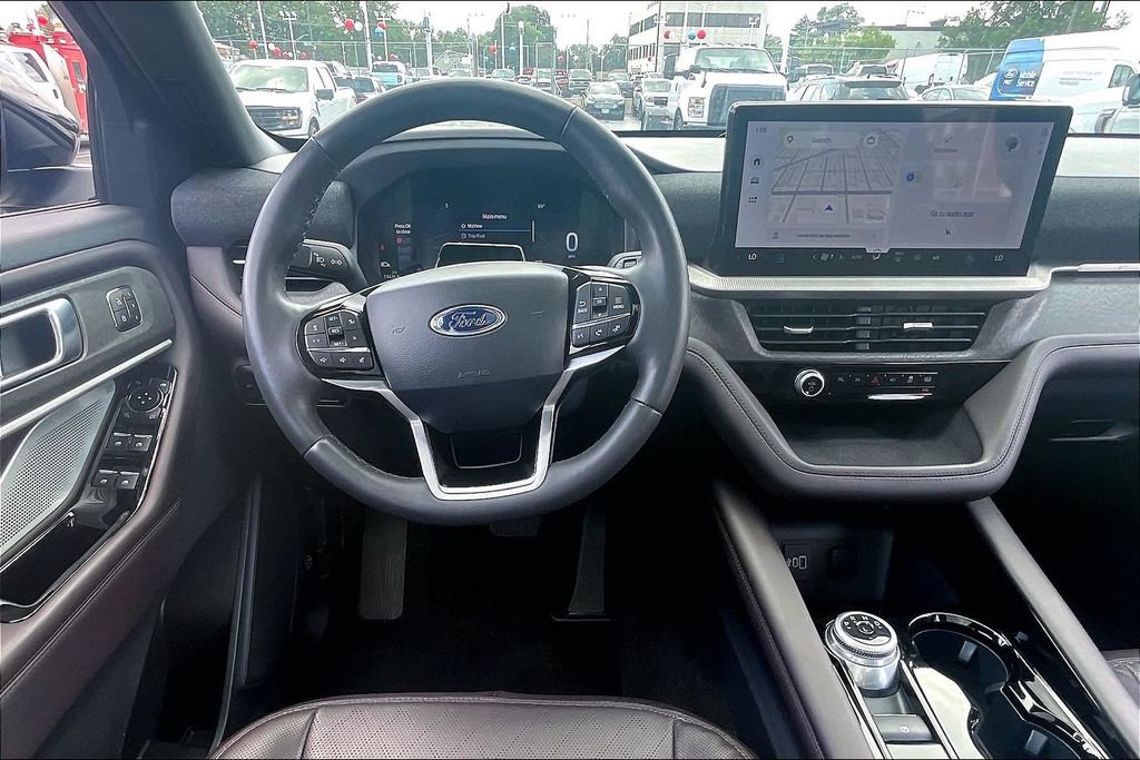 Certified 2026 Ford Explorer Platinum AWD/4WD image 4