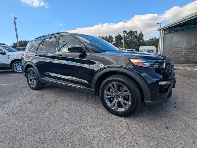 Certified 2022 Ford Explorer XLT w/ Equipment Group 202A image 8