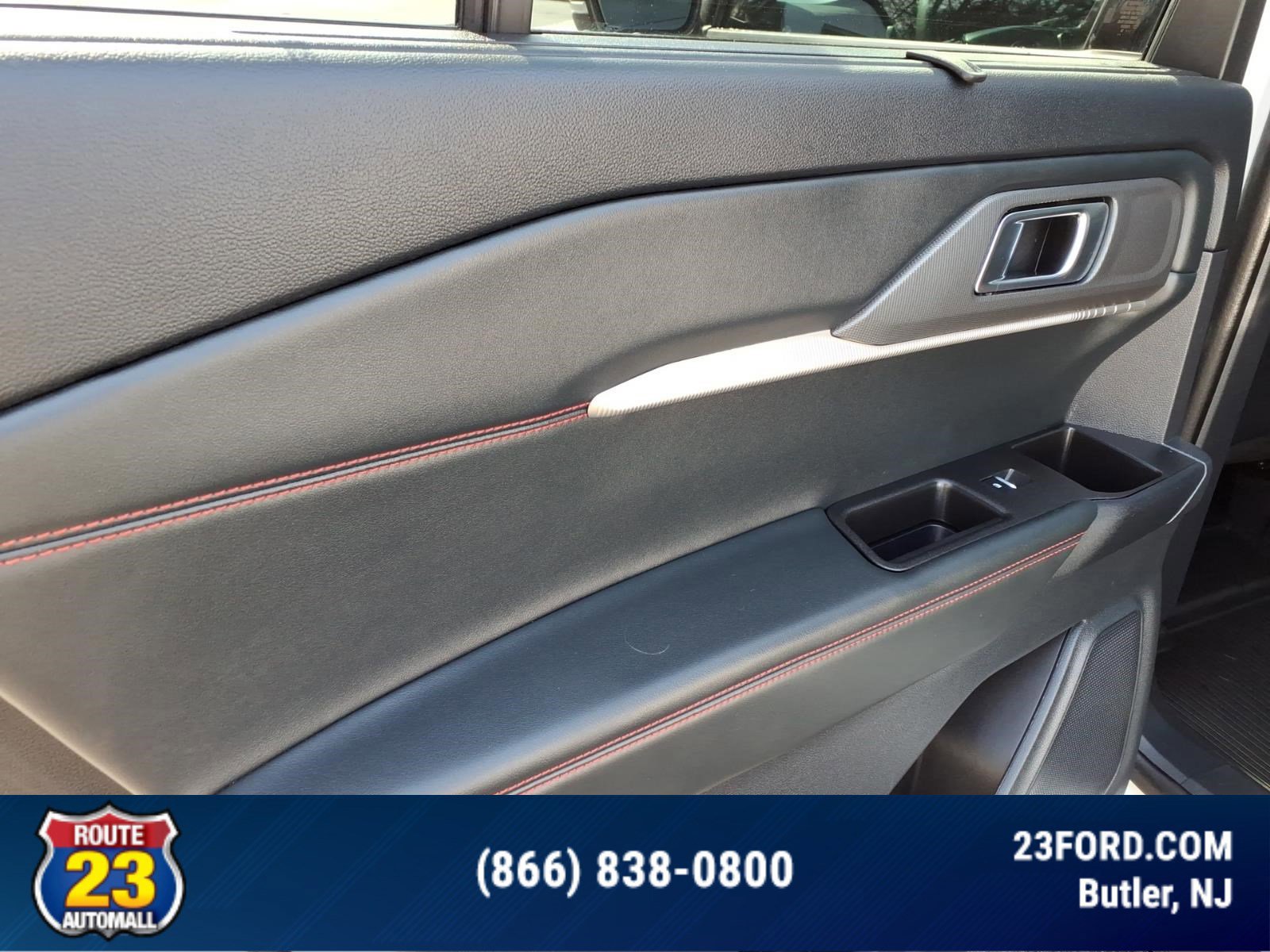 Certified 2025 Ford Explorer ST-Line w/ Premium Package AWD/4WD image 23