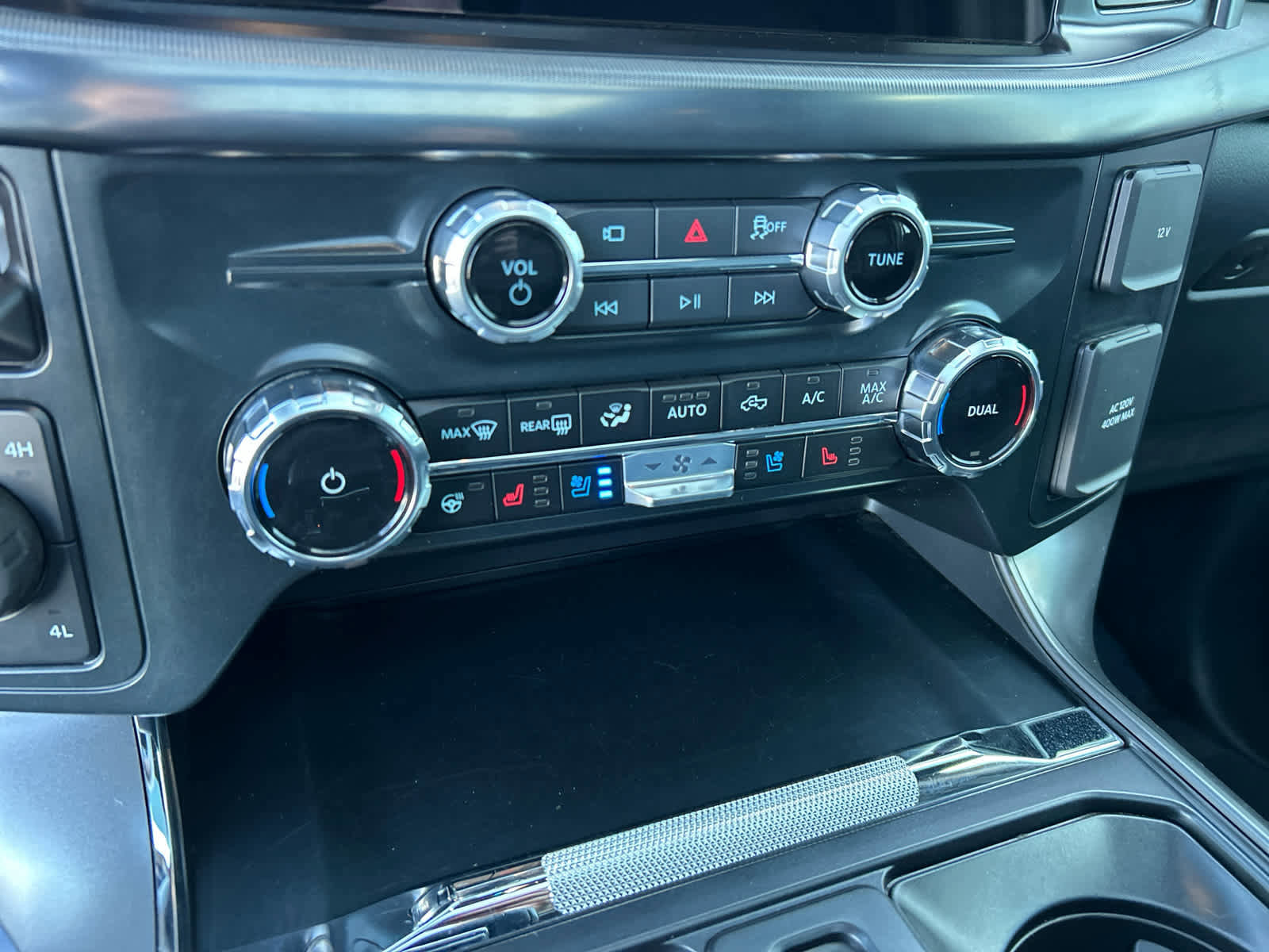 Certified 2025 Ford F150 Lariat image 32