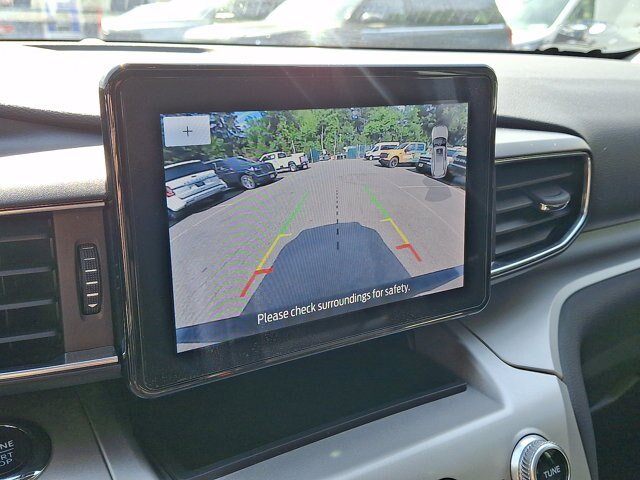 Certified 2022 Ford Explorer XLT w/ Equipment Group 202A AWD/4WD image 7