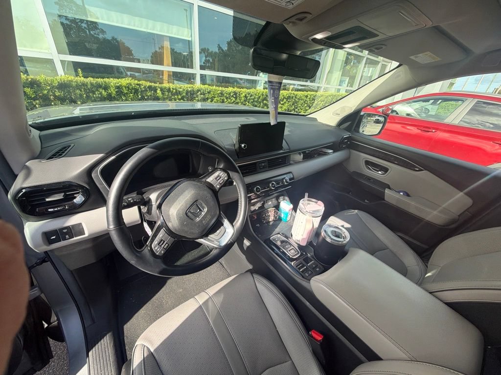 Used 2025 Honda Pilot Elite image 10