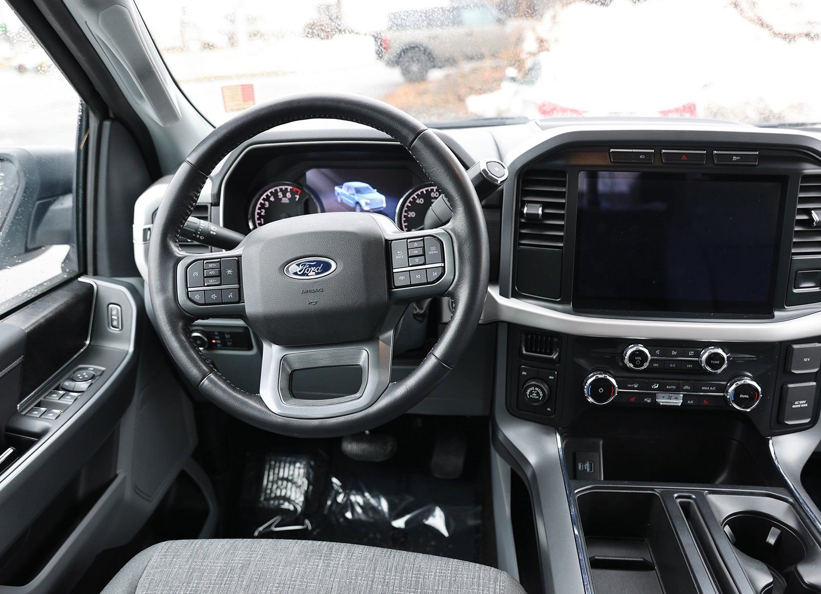 Certified 2022 Ford F150 XLT w/ Equipment Group 302A High image 16