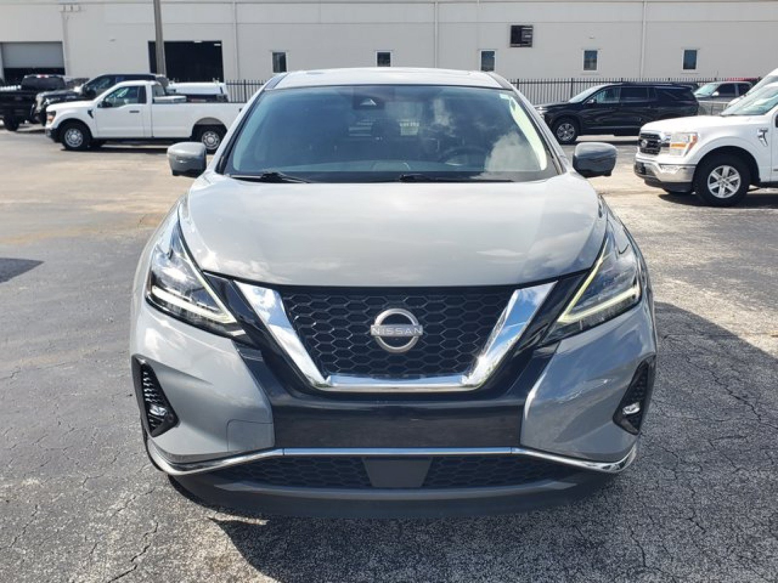 Used 2023 Nissan Murano SL w/ SL Moonroof Package FWD image 2