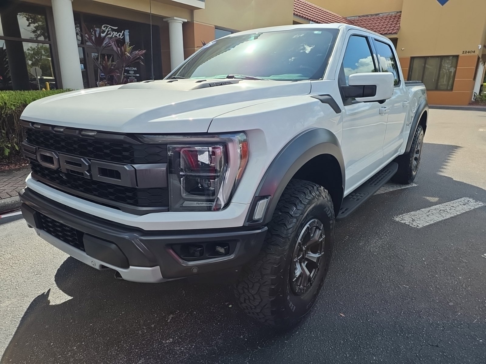 Certified 2021 Ford F150 Raptor w/ Raptor 37 Performance Package AWD/4WD image 2
