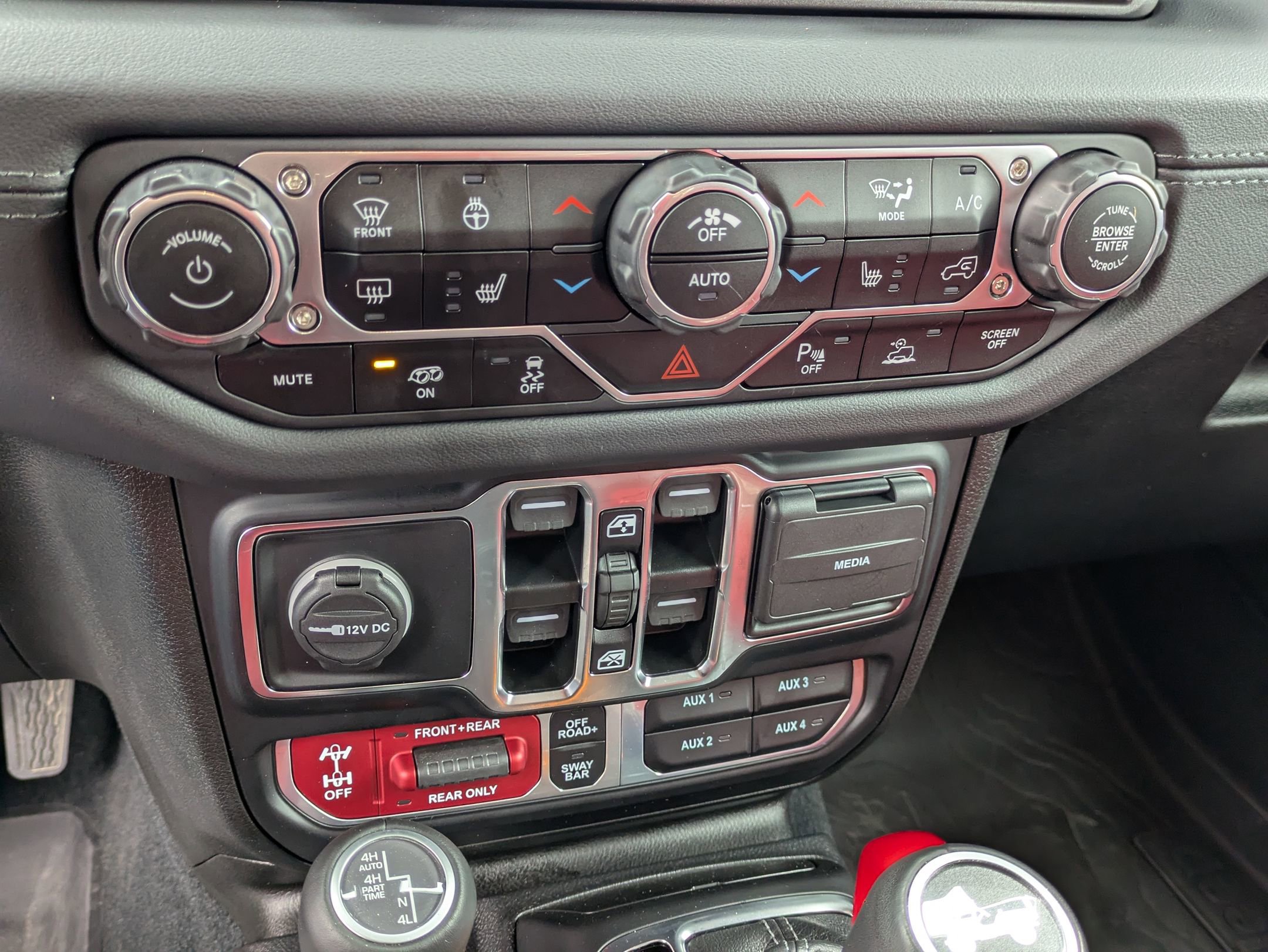 Used 2024 Jeep Wrangler Unlimited Rubicon 392 image 25