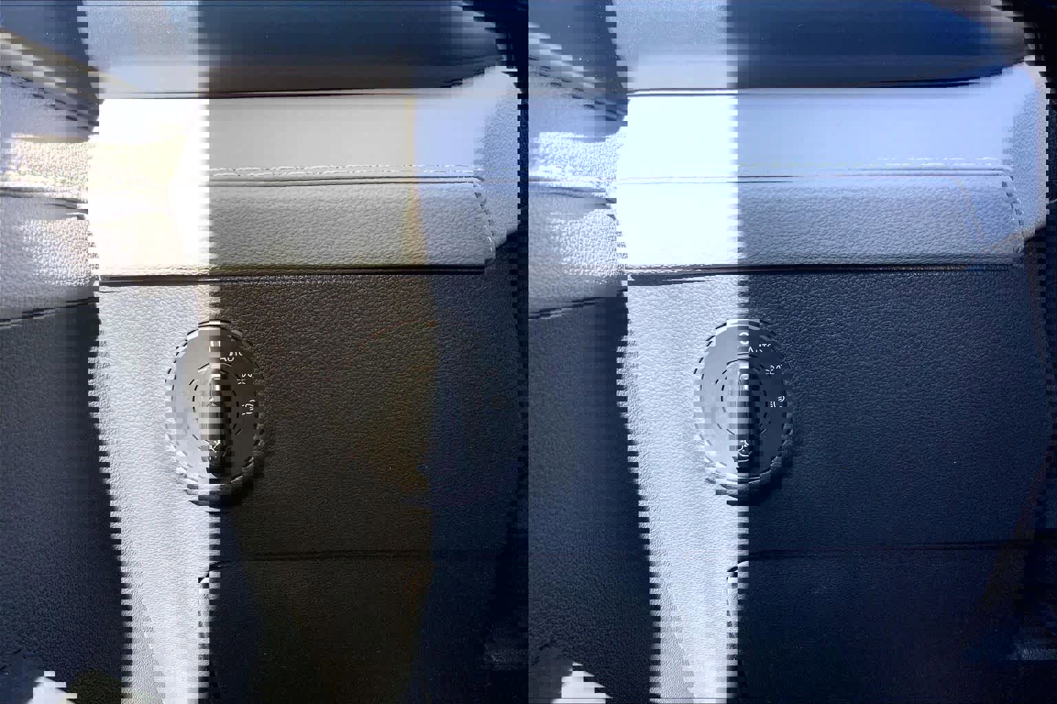 Used 2024 Volkswagen Taos SE w/ Black Wheel Package image 36