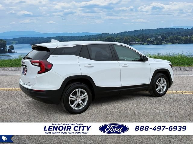 Used 2024 GMC Terrain SLE AWD/4WD image 3