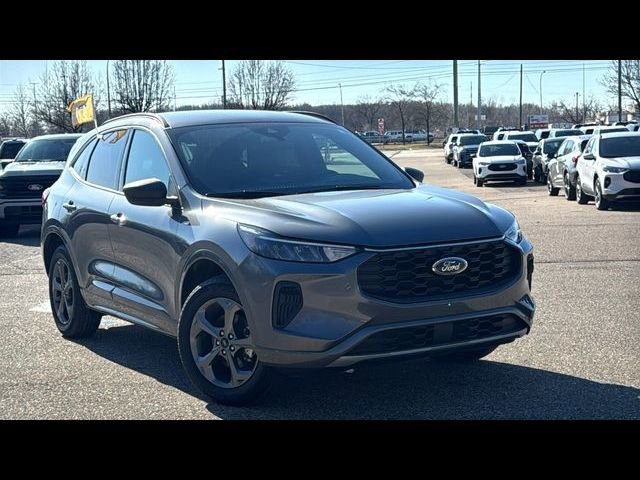 Certified 2024 Ford Escape ST-Line w/ Tech Pack #1 AWD/4WD image 2