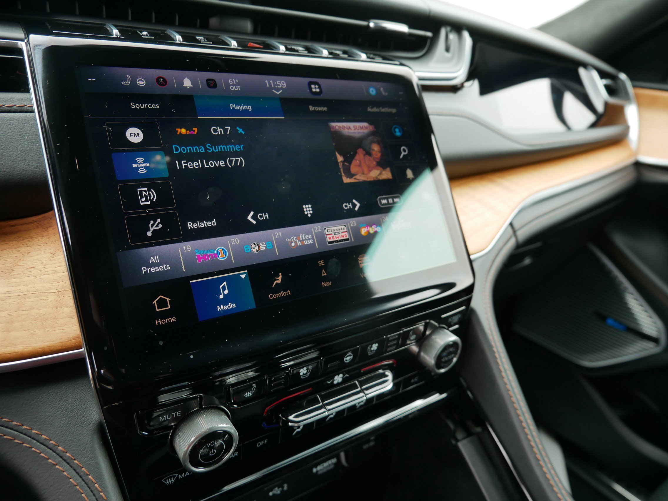 Used 2023 Jeep Grand Cherokee L Summit image 26