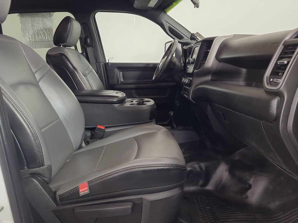 Used 2024 RAM 3500 Tradesman w/ Chrome Appearance Group image 19