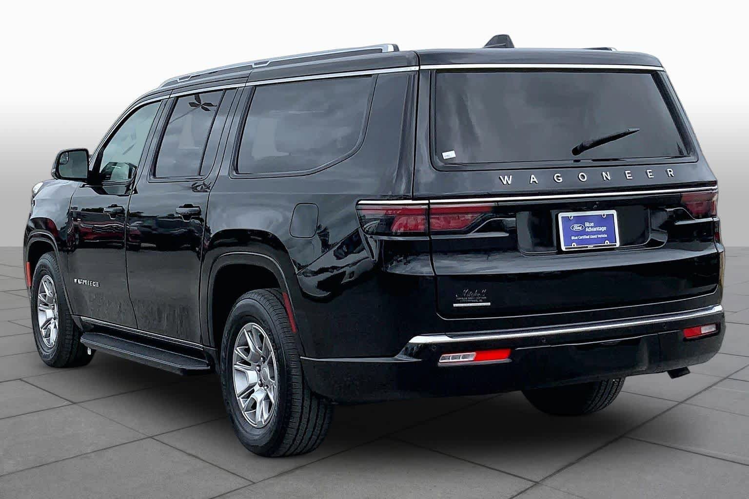 Used 2023 Jeep Wagoneer L 4WD w/ Convenience Group I image 12