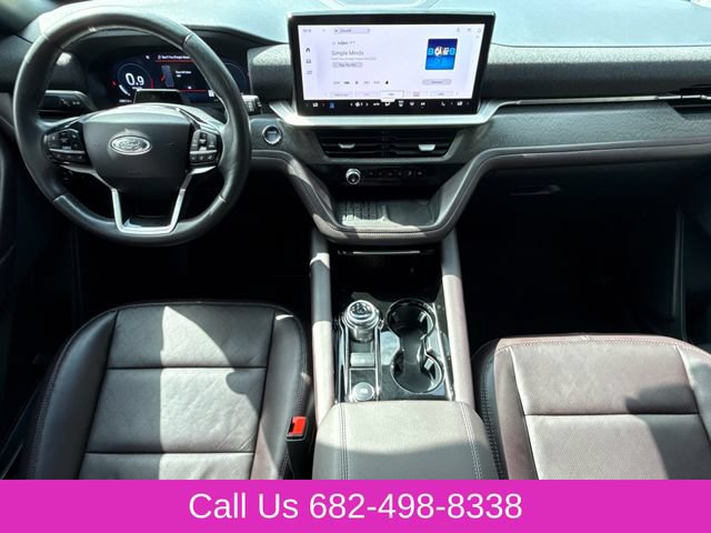 Certified 2025 Ford Explorer Platinum RWD image 12