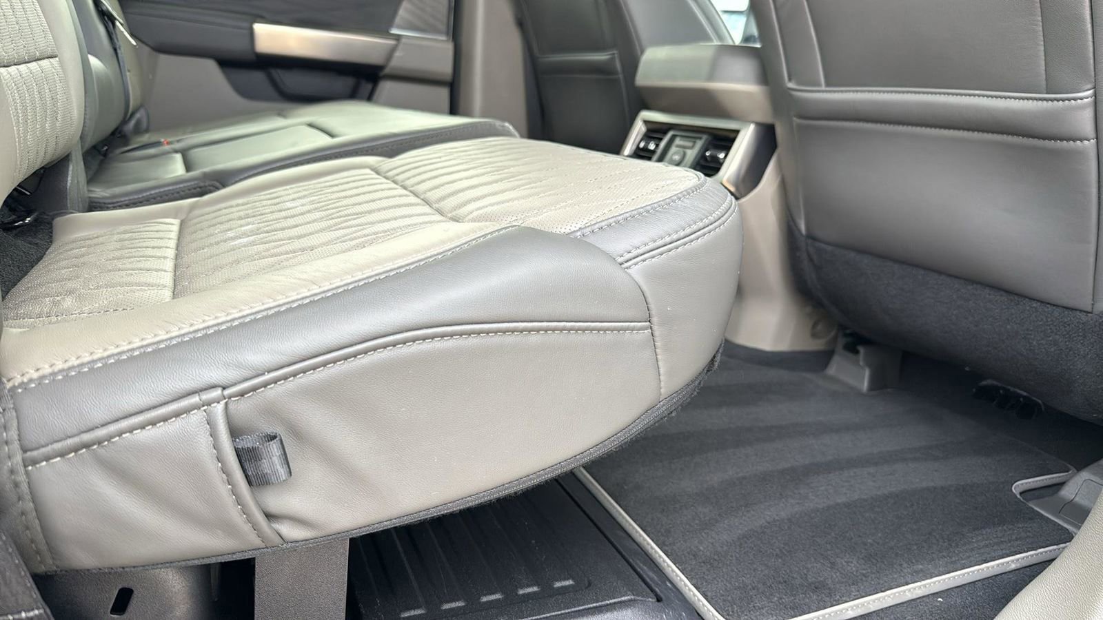 Certified 2026 Ford F350 Platinum w/ Platinum Plus Package image 27