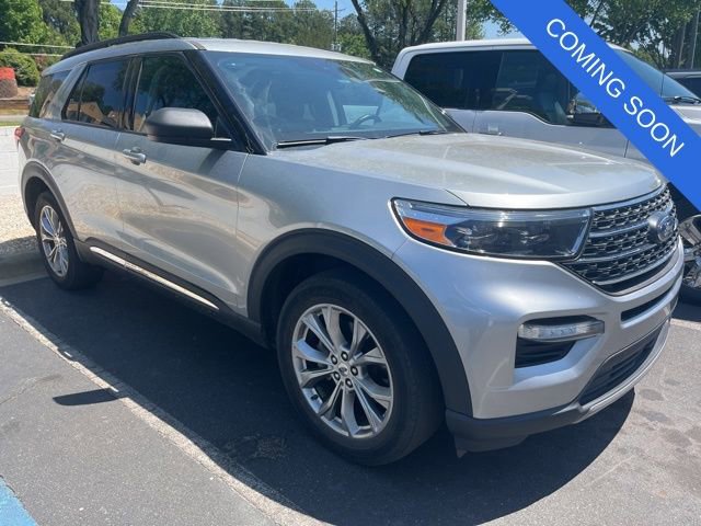 Certified 2023 Ford Explorer XLT w/ Equipment Group 202A AWD/4WD image 2