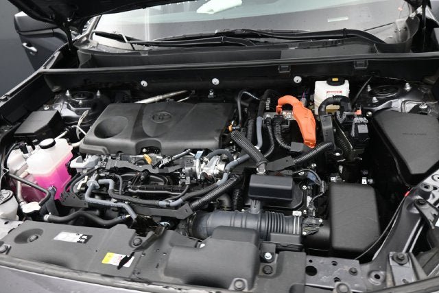 Used 2025 Toyota RAV4 LE AWD/4WD image 23