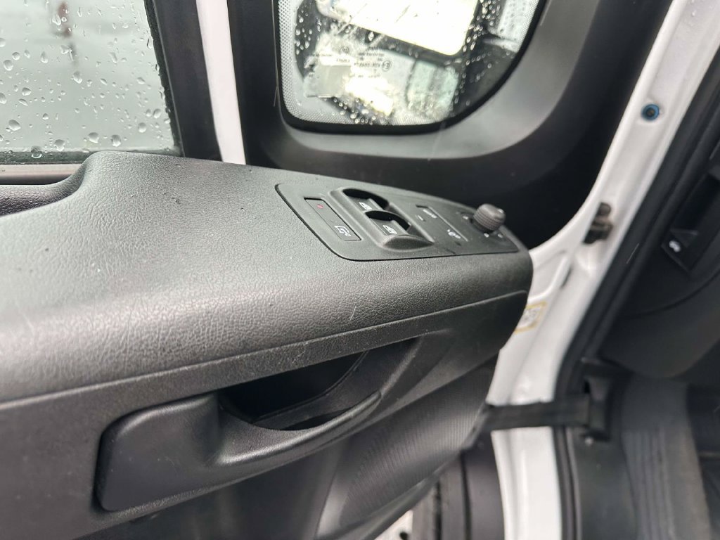 Used 2025 RAM ProMaster 2500 w/ Convenience Group FWD image 13
