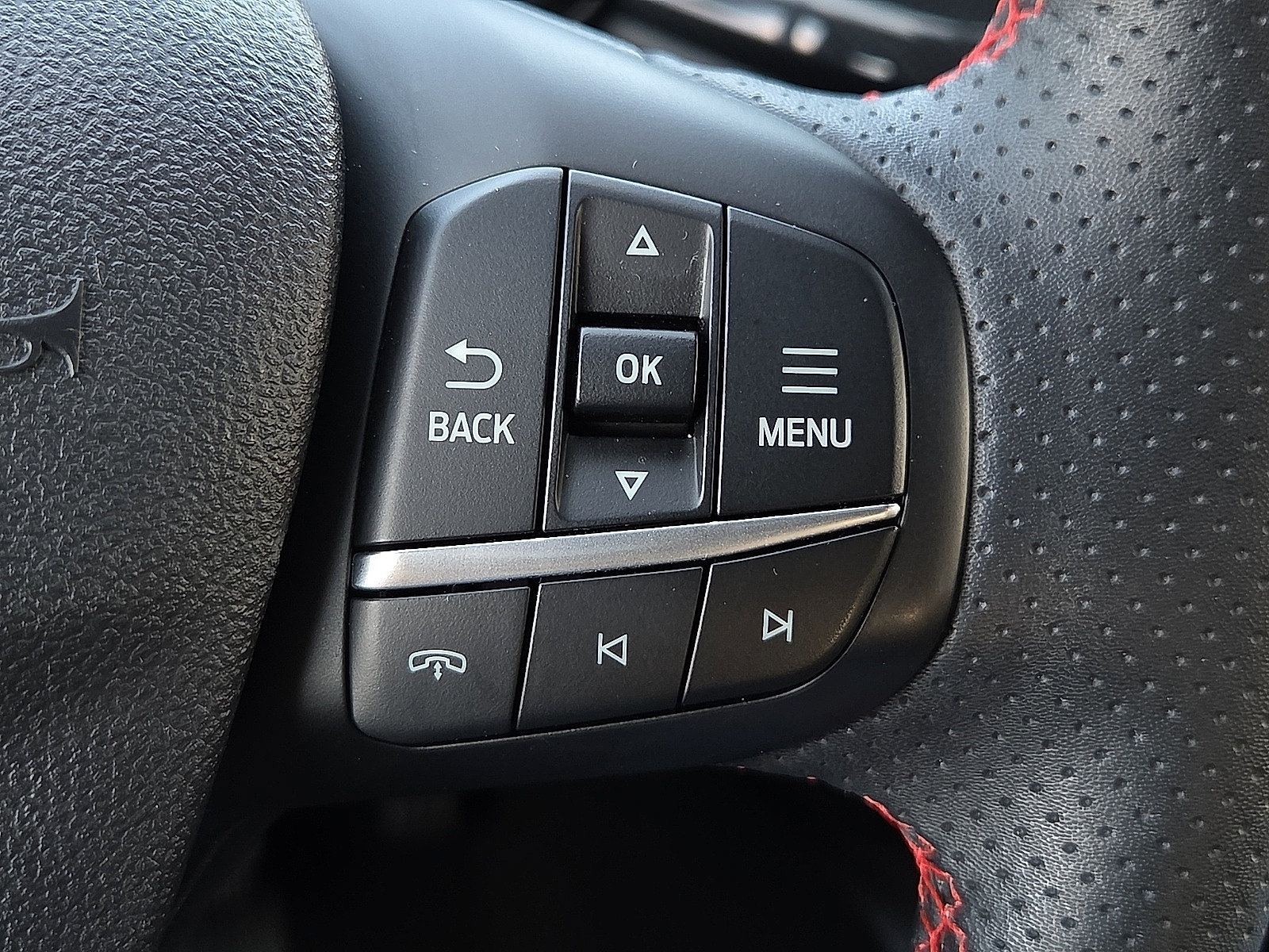 Certified 2025 Ford Escape ST-Line w/ Tech Pack #1 AWD/4WD image 18