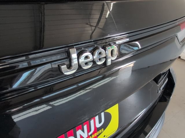 Used 2023 Jeep Grand Cherokee Limited AWD/4WD image 36