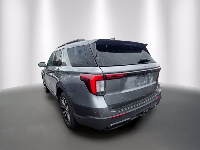 Certified 2025 Ford Explorer ST-Line AWD/4WD image 2