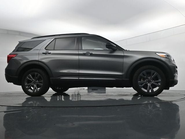 Certified 2023 Ford Explorer XLT w/ Equipment Group 202A AWD/4WD image 39