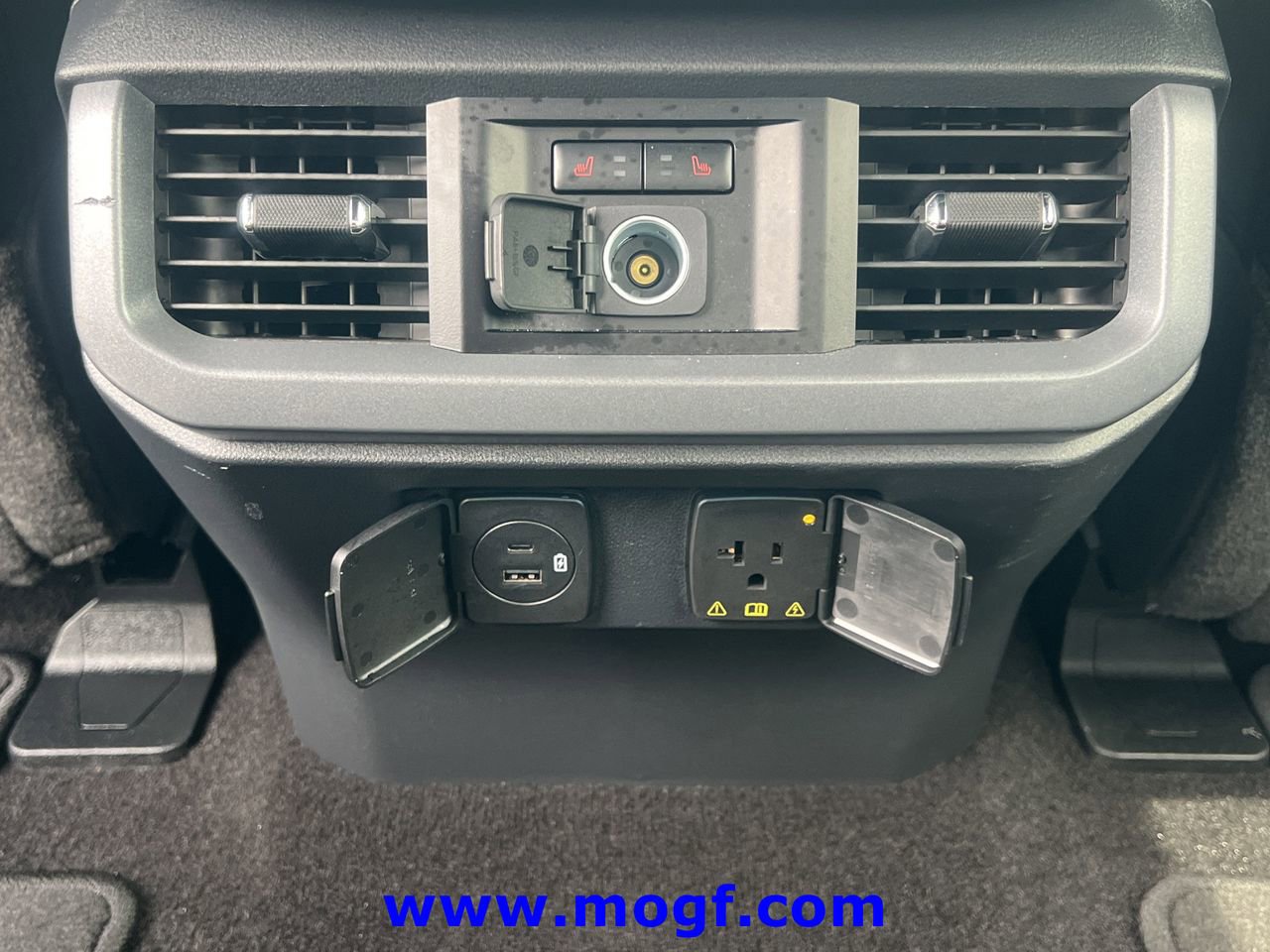 Certified 2023 Ford F150 Lightning Lariat w/ Equipment Group 511A High image 27